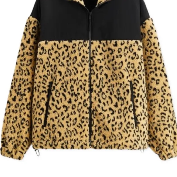 ❤️SOLD❤️NWT ZARA OVERSIZED LEOPARD FLEECE ZIP UP - Picture 2 of 5